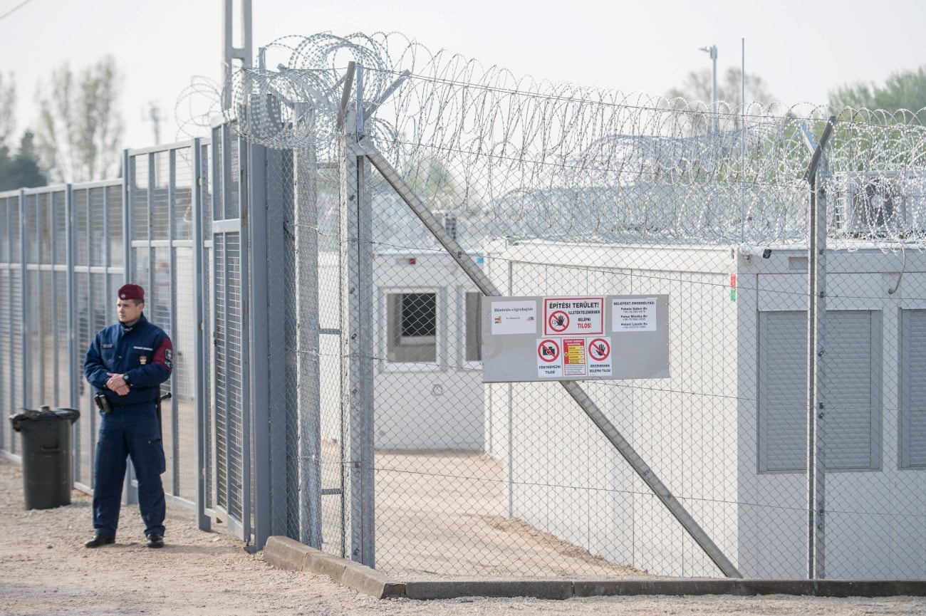 Poljska po zgledu Madžarske o pridržanju prosilcev za azil v obmejnih taboriščih