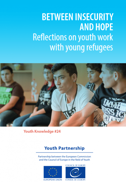 Publikacija “Med negotovostjo in upanjem” o mladinskem delu z mladimi begunci
