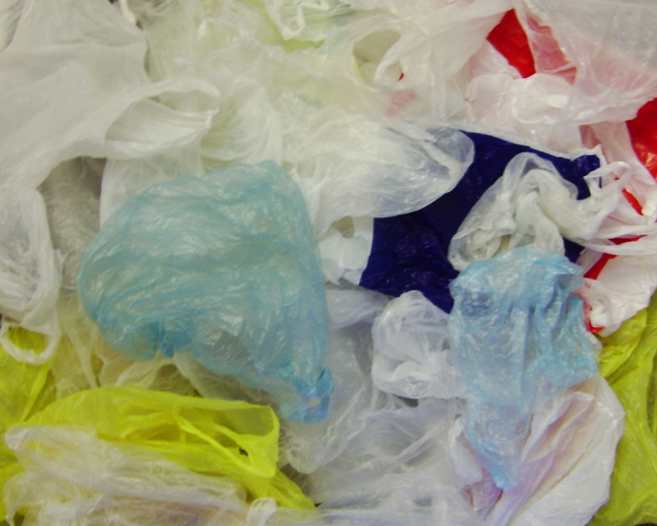 Plastične vrečke. Vir: Wikipedia