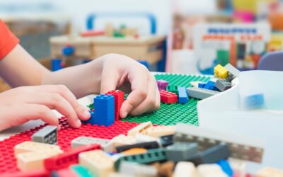 Lego ob dnevu deklic napovedal konec stereotipiziranju igrač