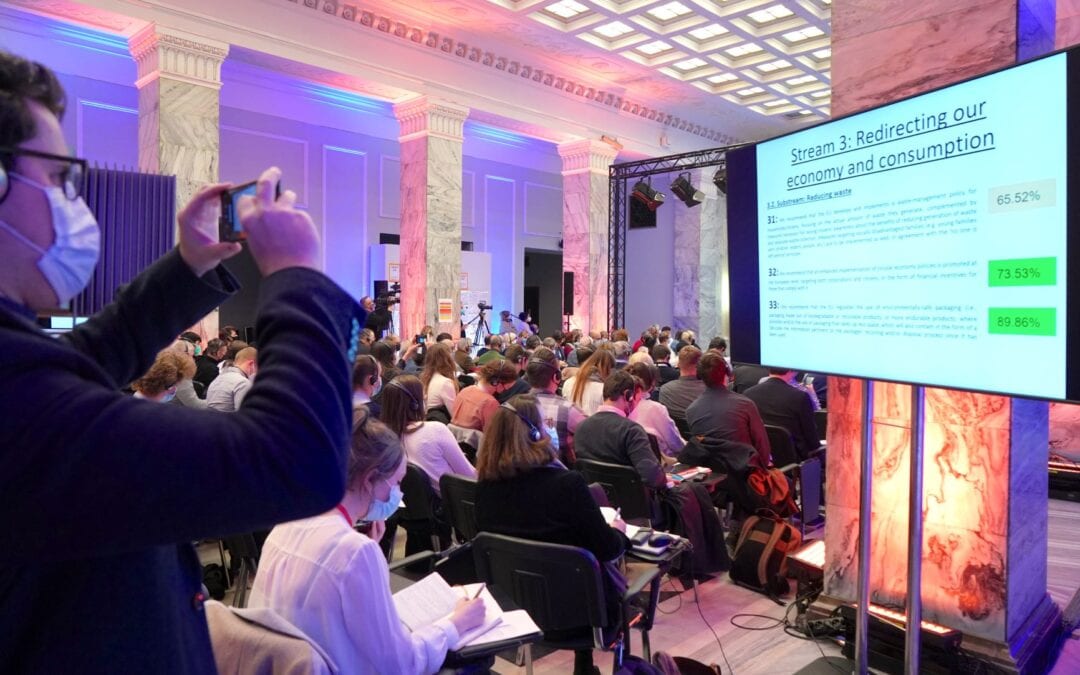 Plenarna zasedanja tega tretjega foruma Konference o o prihodnosti Evrope so potekala v Varšavi.