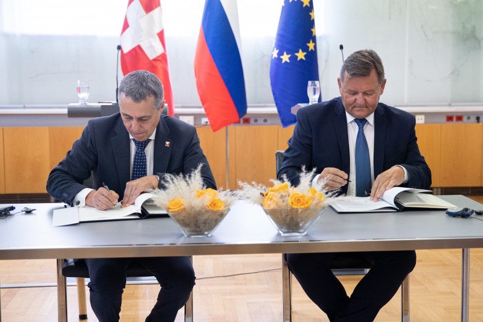 Podpis sporazuma o izvajanju drugega Švicarskega prispevka.