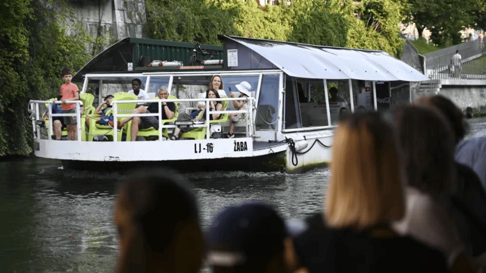 Ladjica na Ljubljanici