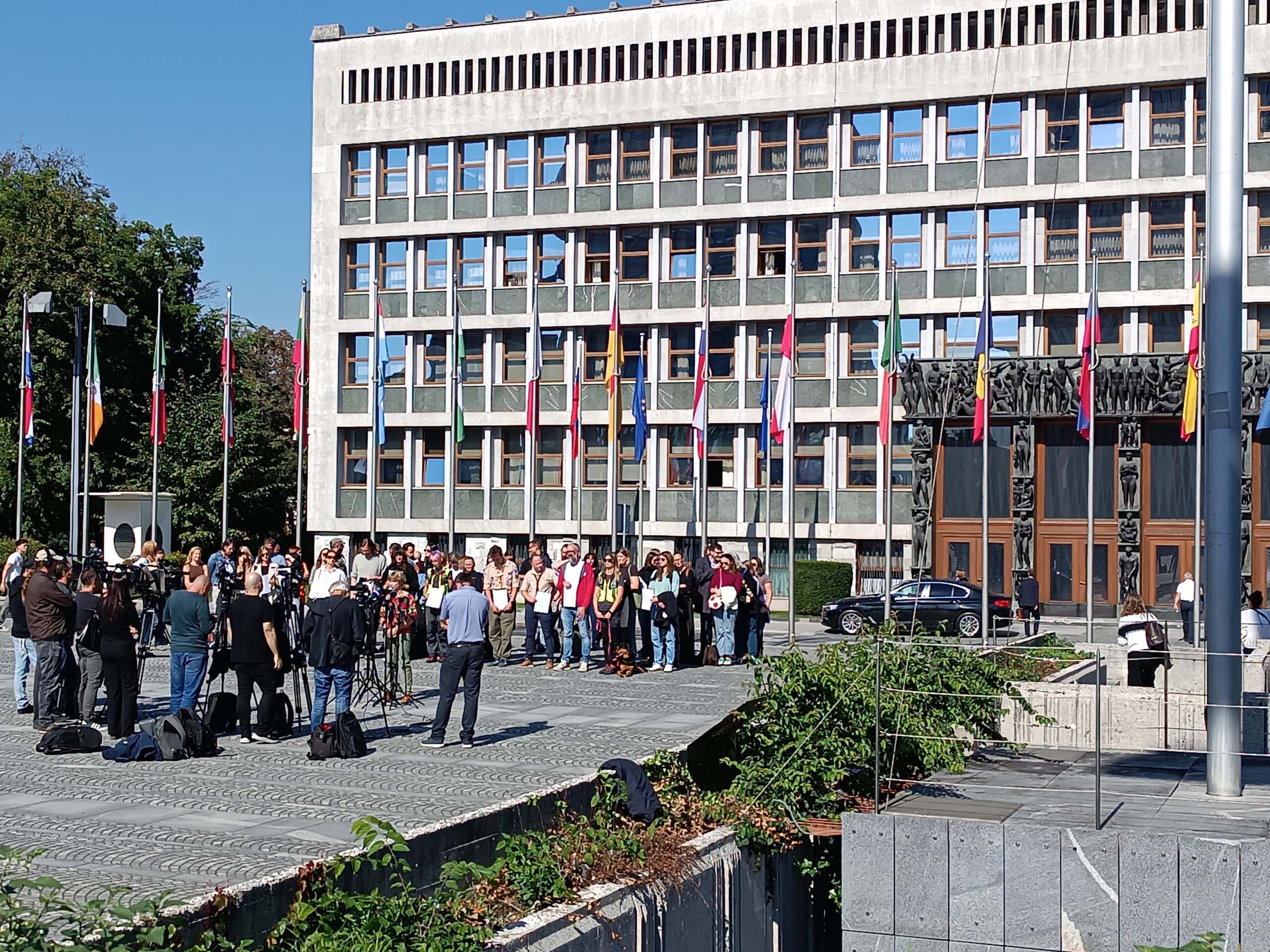 Poziv platforme SLOGA političnim odločevalcem glede drastičnega spreminjanja prioritet Sklada za razvoj NVO